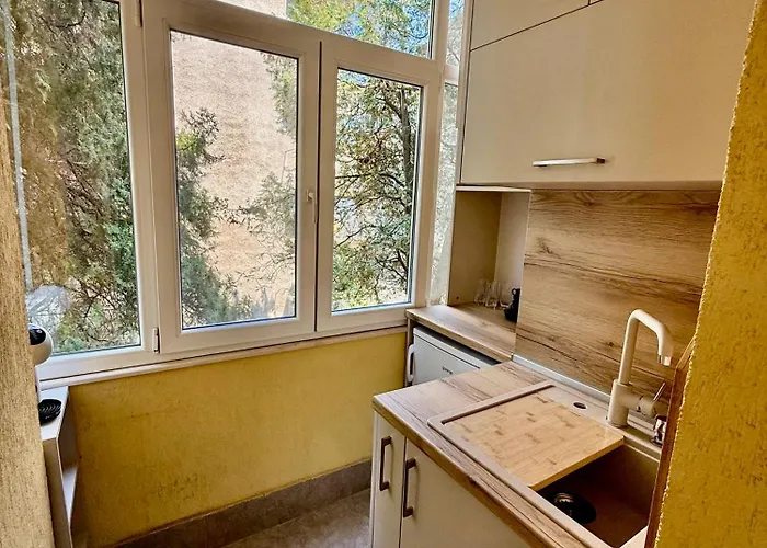 Please Апартамент Бургас